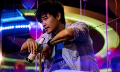 成人午夜视频在线播放